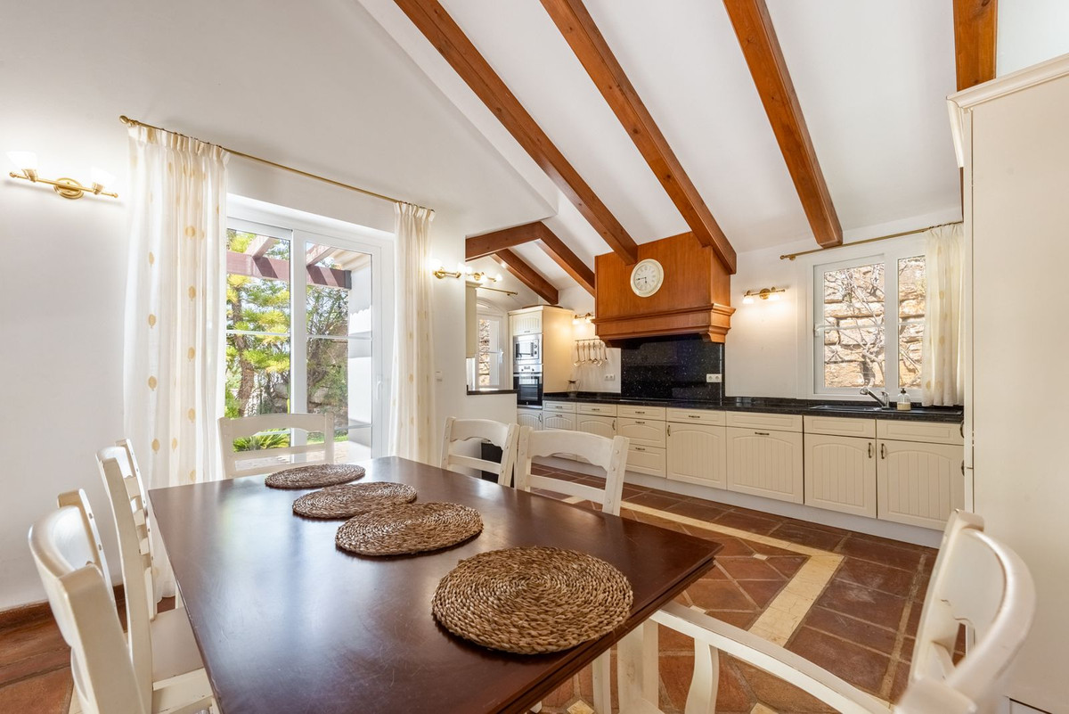 3 Bedroom Villa for Sale in Istán — 9