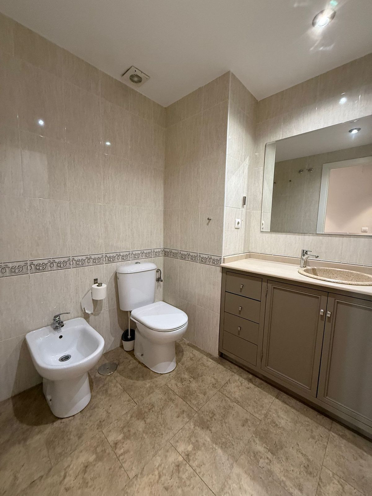 3 Bedroom Apartment for Sale in Marbella — view 10