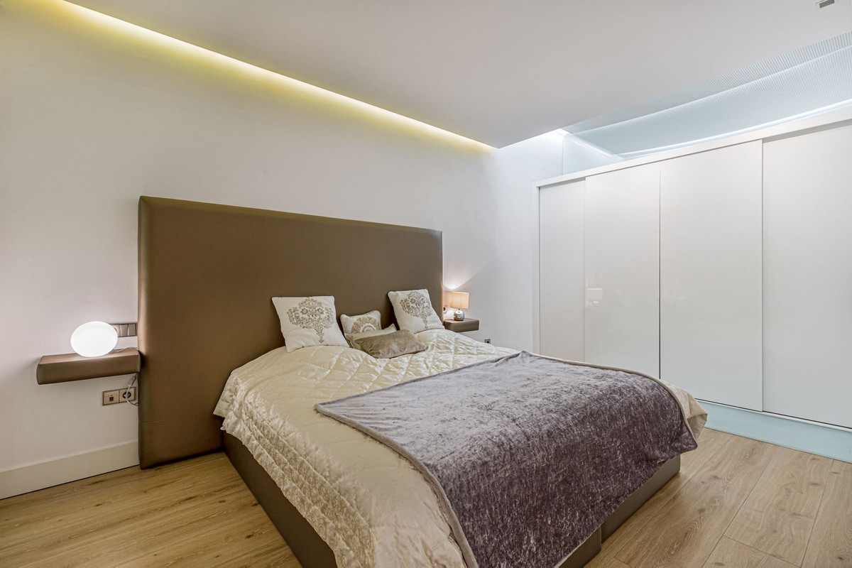3 Bedroom Apartment for Sale in Puerto Banús — view 14