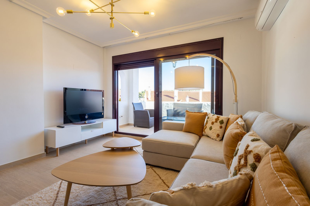 3 Bedroom Apartment for Sale in Nueva Andalucía — 4