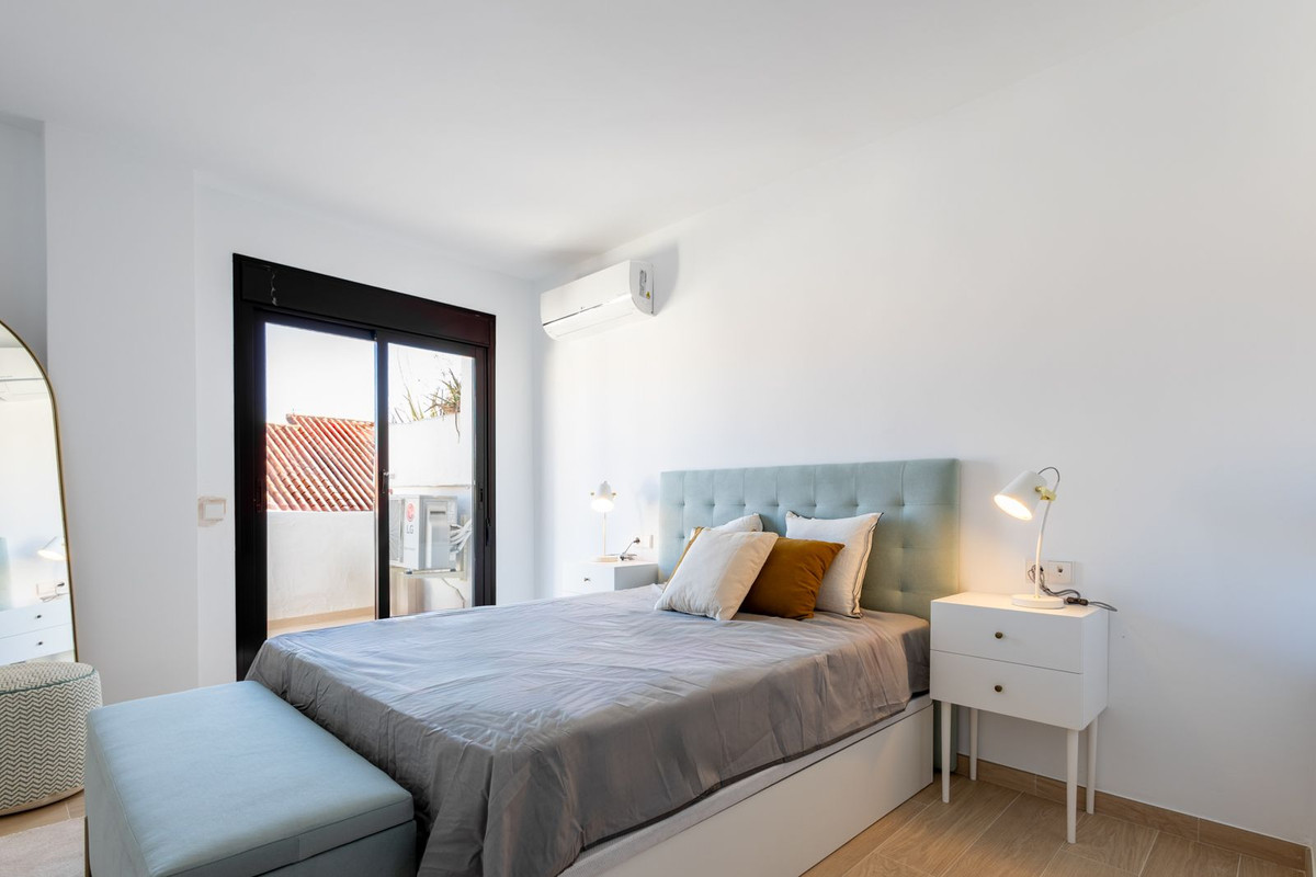 3 Bedroom Apartment for Sale in Nueva Andalucía — 5