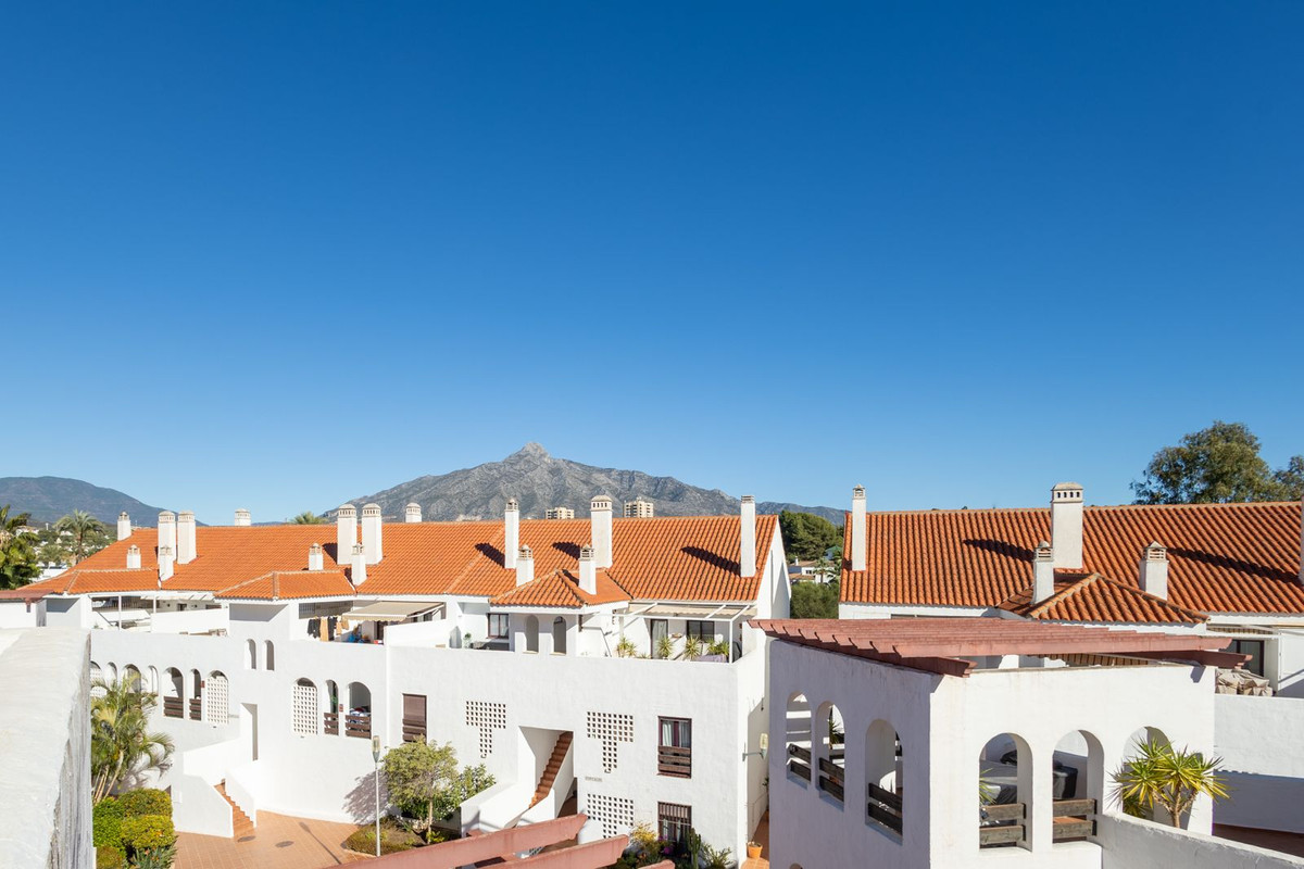 3 Bedroom Apartment for Sale in Nueva Andalucía — 8