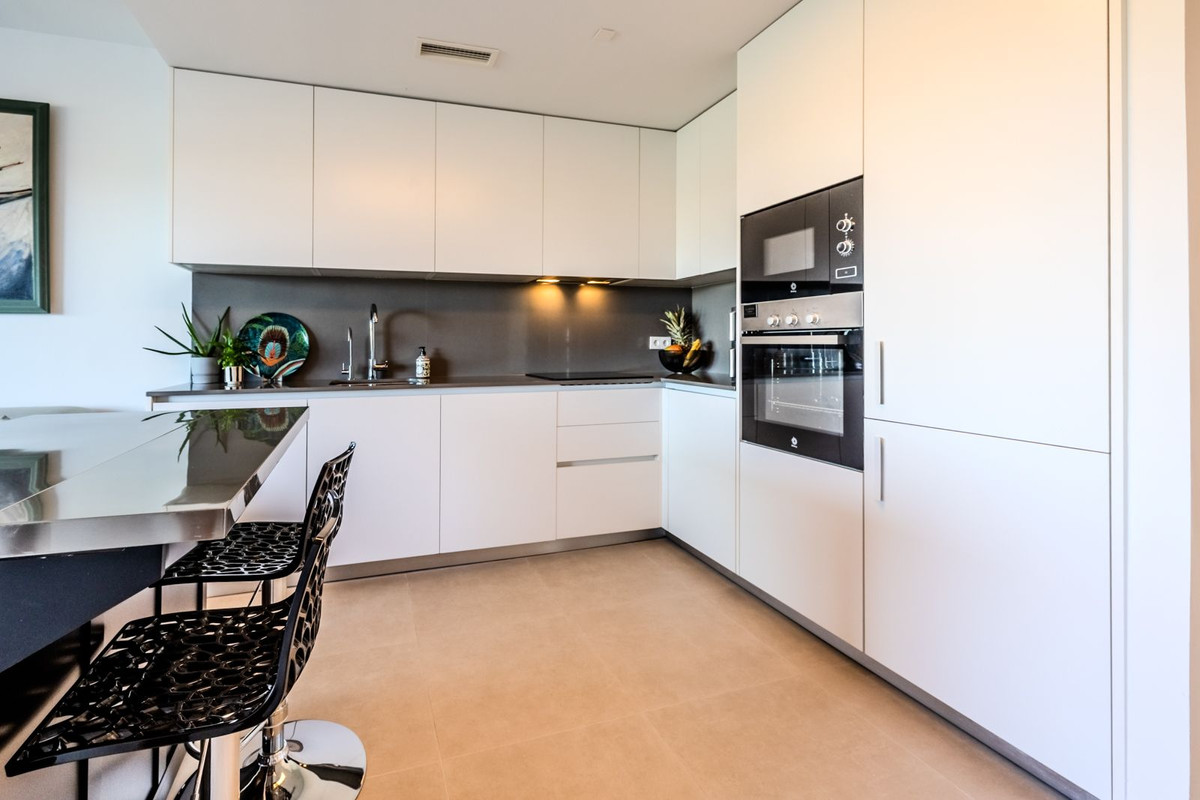 2 Bedroom Apartment for Sale in New Golden Mile — view 10