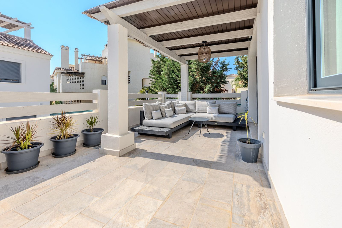 3 Bedroom Villa for Sale in Estepona — 9