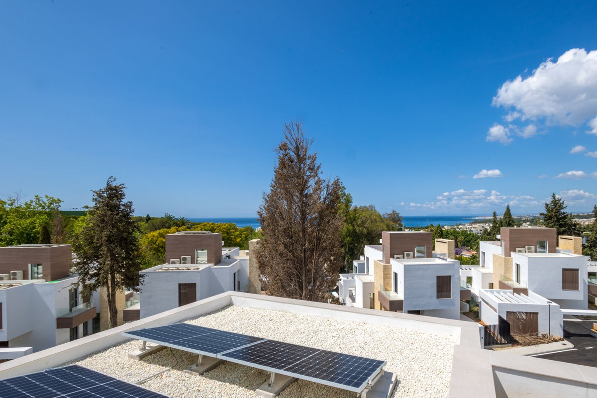4 Bedroom Villa for Sale in The Golden Mile — 5