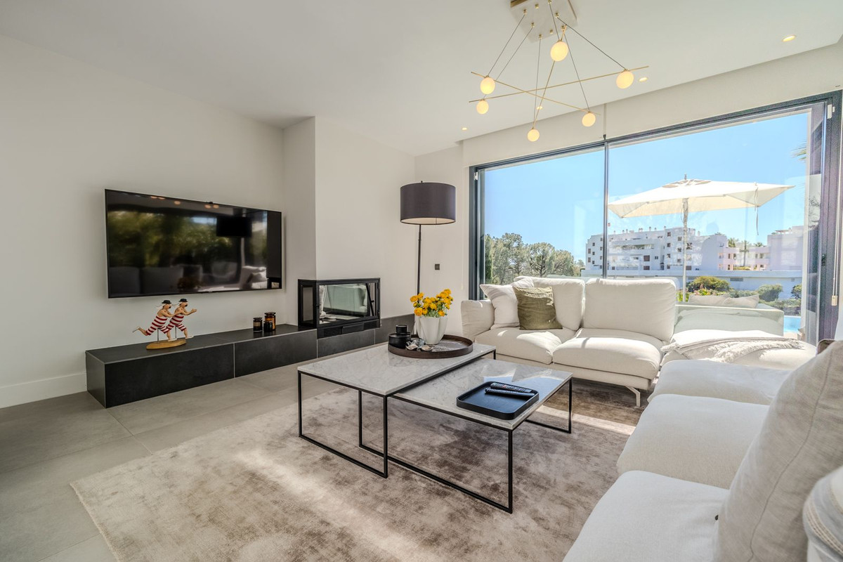 4 Bedroom Villa for Sale in Selwo — 3