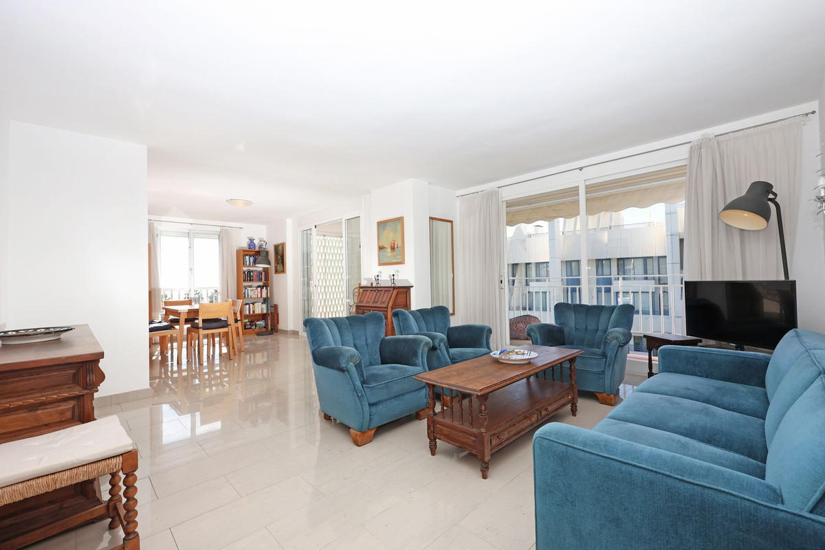 3 Bedroom Apartment for Sale in Marbella — 2