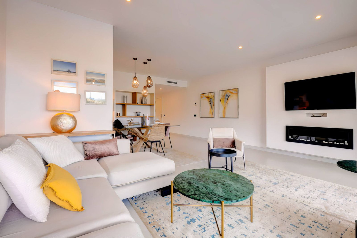2 Bedroom Apartment for Sale in Estepona — 3