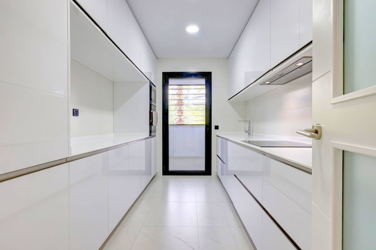 2 Bedroom Apartment for Sale in Estepona — 5