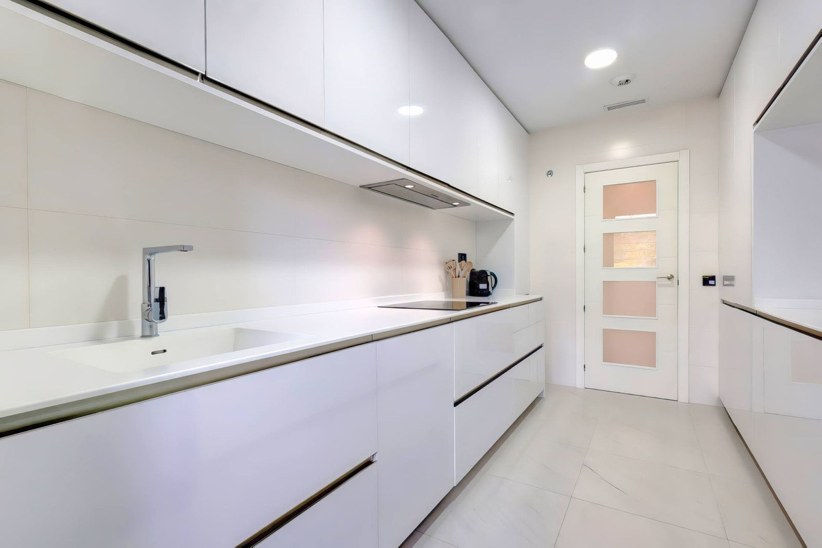 2 Bedroom Apartment for Sale in Estepona — 6