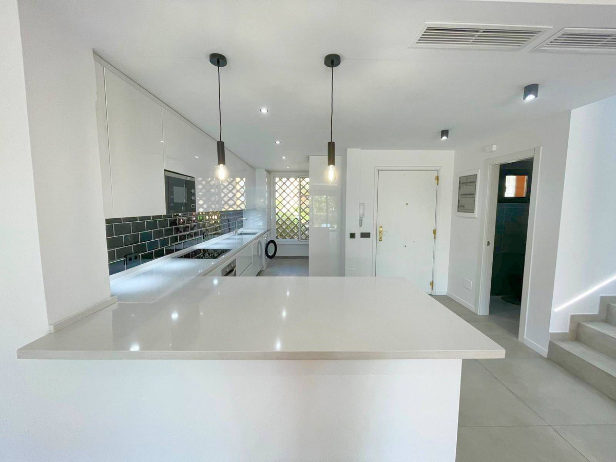3 Bedroom Villa for Sale in El Paraiso — 8