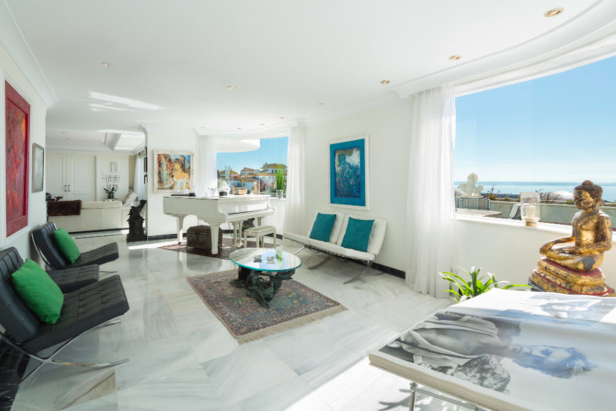8 Bedroom Apartment for Sale in Puerto Banús — 3