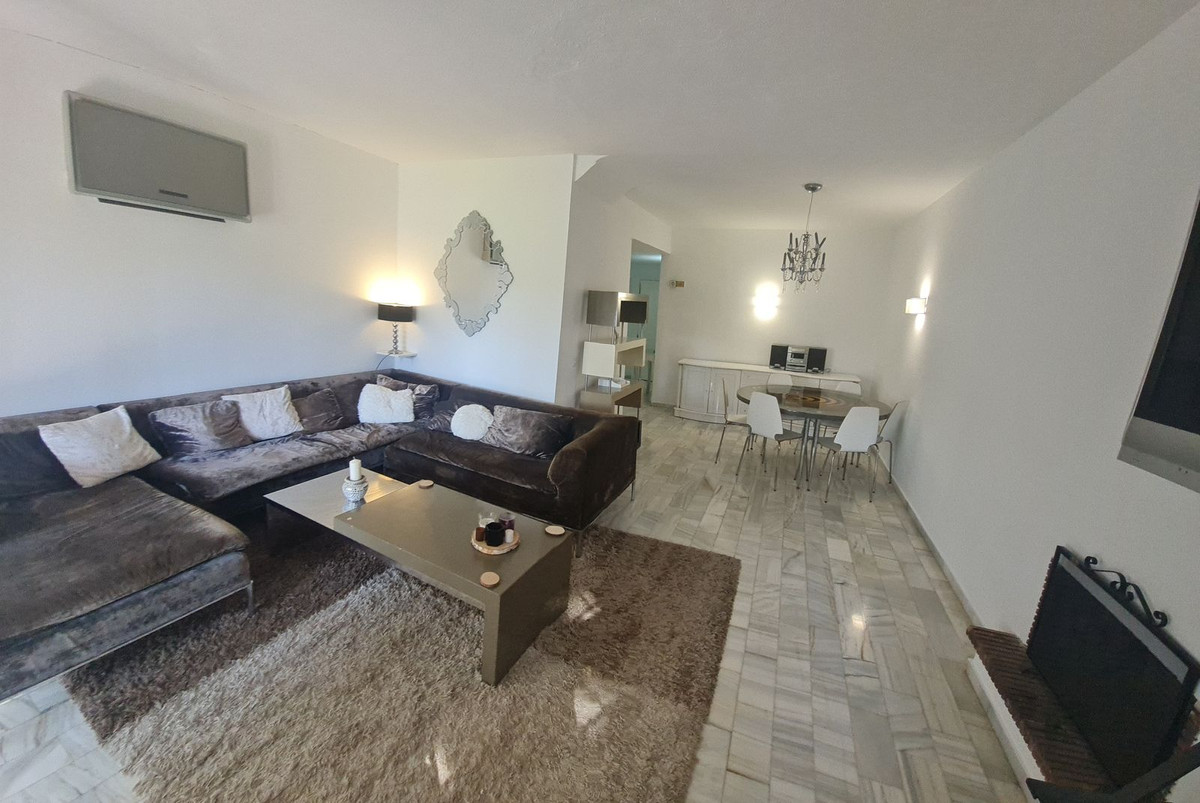 3 Bedroom Villa for Sale in Nueva Andalucía — 2