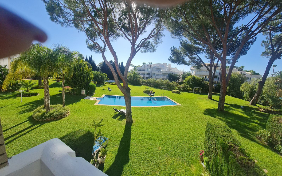3 Bedroom Villa for Sale in Nueva Andalucía — view 10