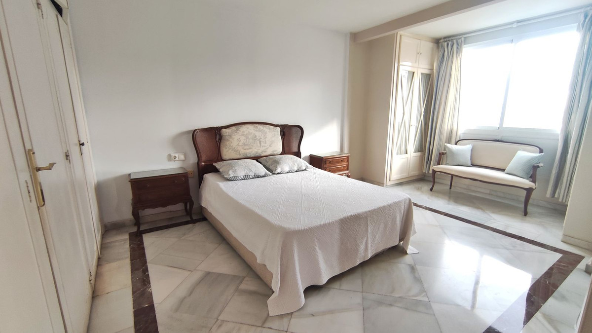 4 Bedroom Apartment for Sale in Marbella — 9