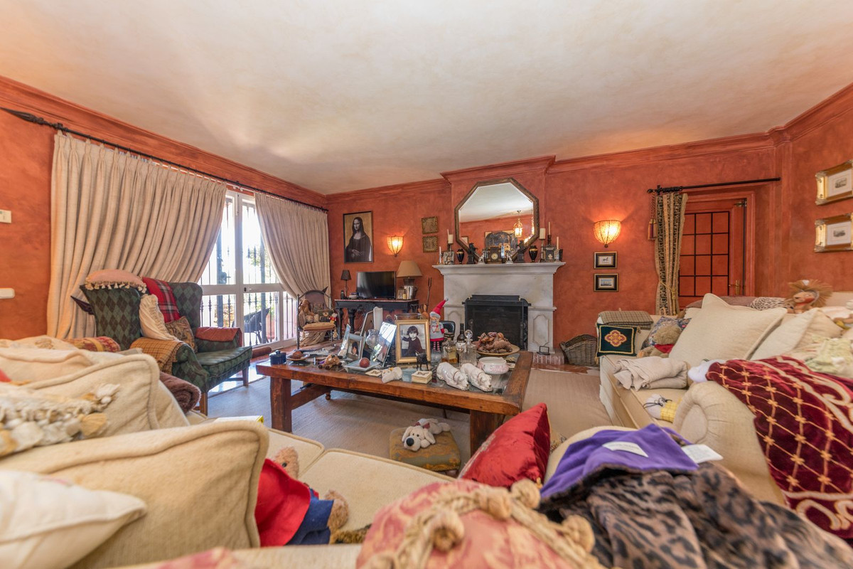 5 Bedroom Villa for Sale in Benahavís — 5