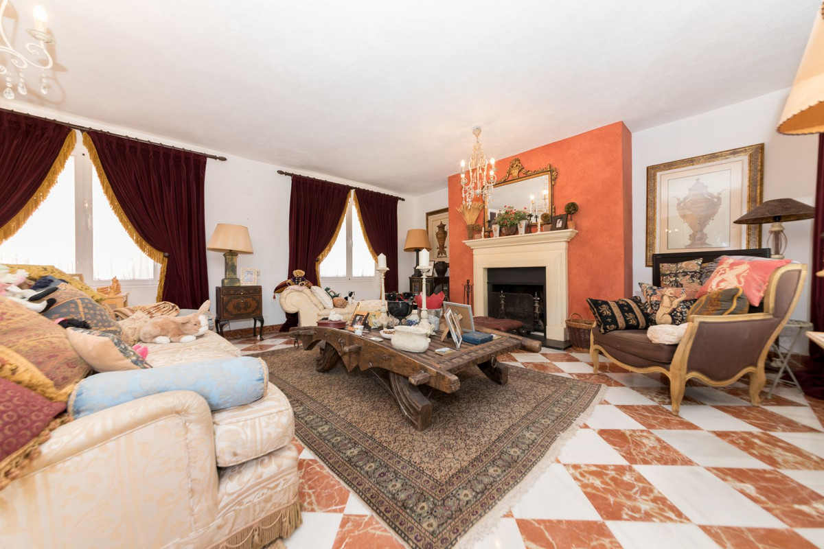 5 Bedroom Villa for Sale in Benahavís — 6