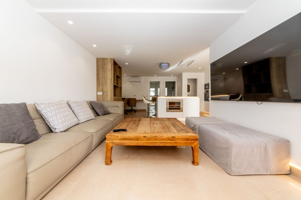 2 Bedroom Villa for Sale in Nueva Andalucía — 2
