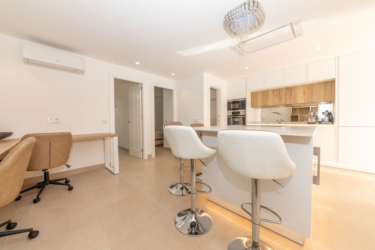 2 Bedroom Villa for Sale in Nueva Andalucía — 4