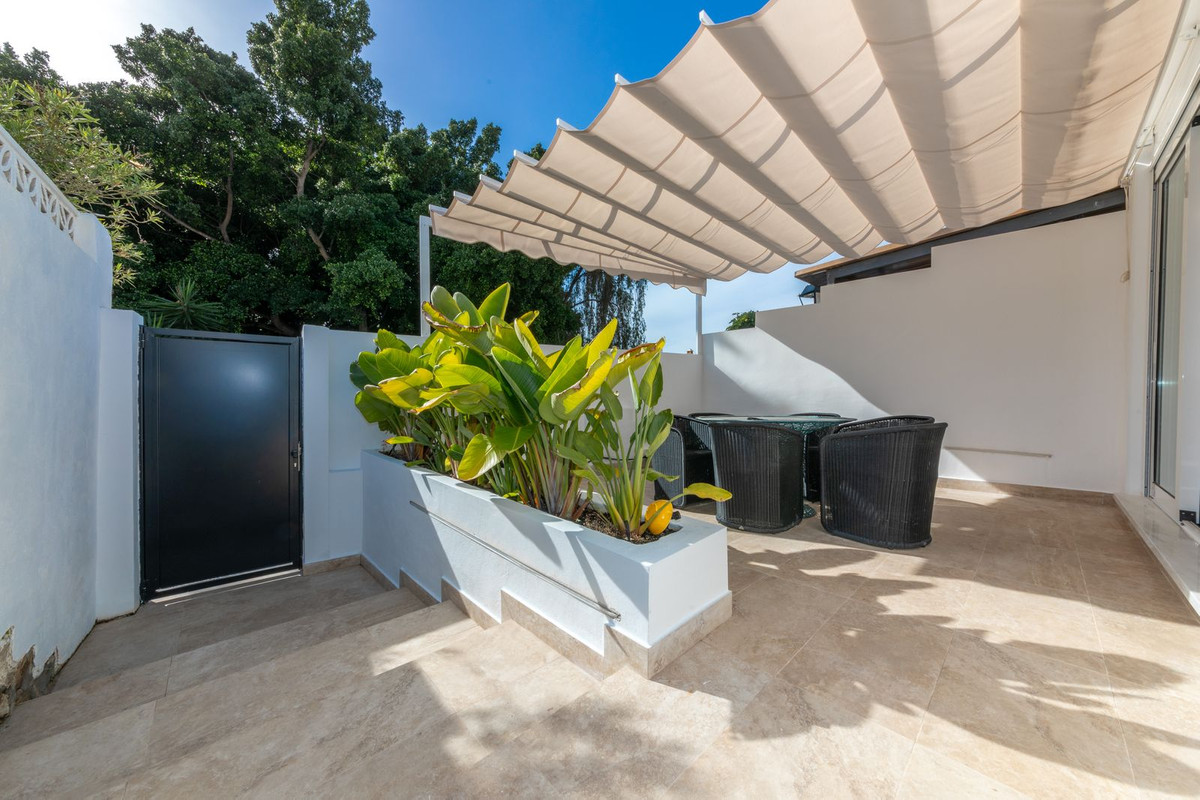 2 Bedroom Villa for Sale in Nueva Andalucía — 9