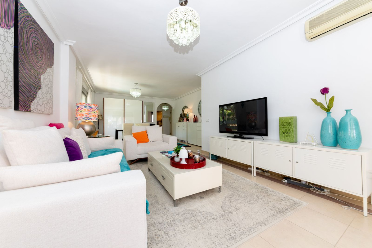 2 Bedroom Apartment for Sale in Nueva Andalucía — 3