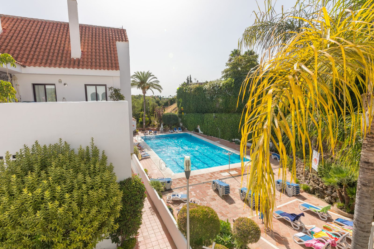 2 Bedroom Apartment for Sale in Nueva Andalucía — 4