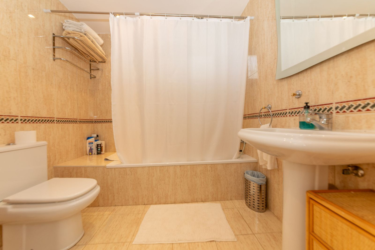 2 Bedroom Apartment for Sale in Nueva Andalucía — 6