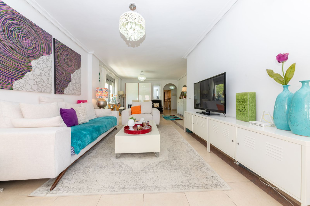 2 Bedroom Apartment for Sale in Nueva Andalucía — 8