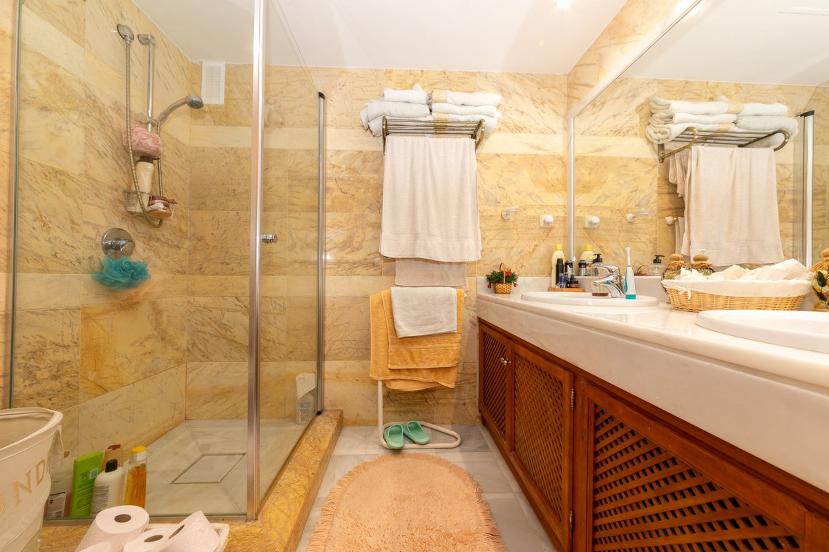 2 Bedroom Apartment for Sale in La Quinta — view 10