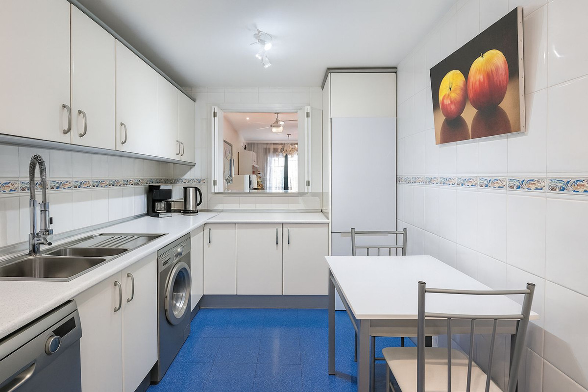 3 Bedroom Apartment for Sale in New Golden Mile — 7