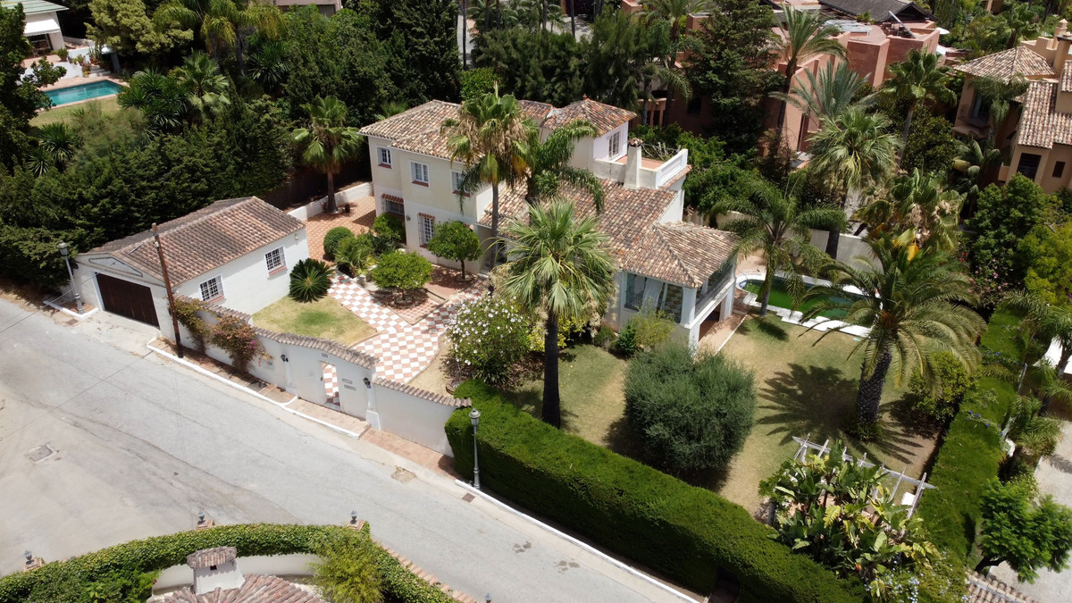 5 Bedroom Villa for Sale in Nagüeles — 2
