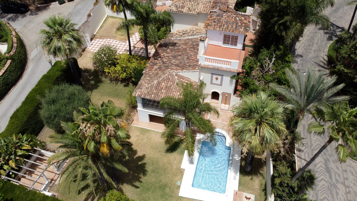 5 Bedroom Villa for Sale in Nagüeles — 3