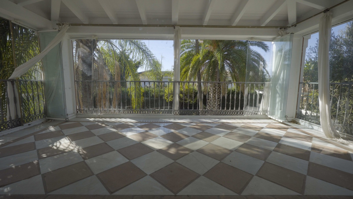 5 Bedroom Villa for Sale in Nagüeles — 9