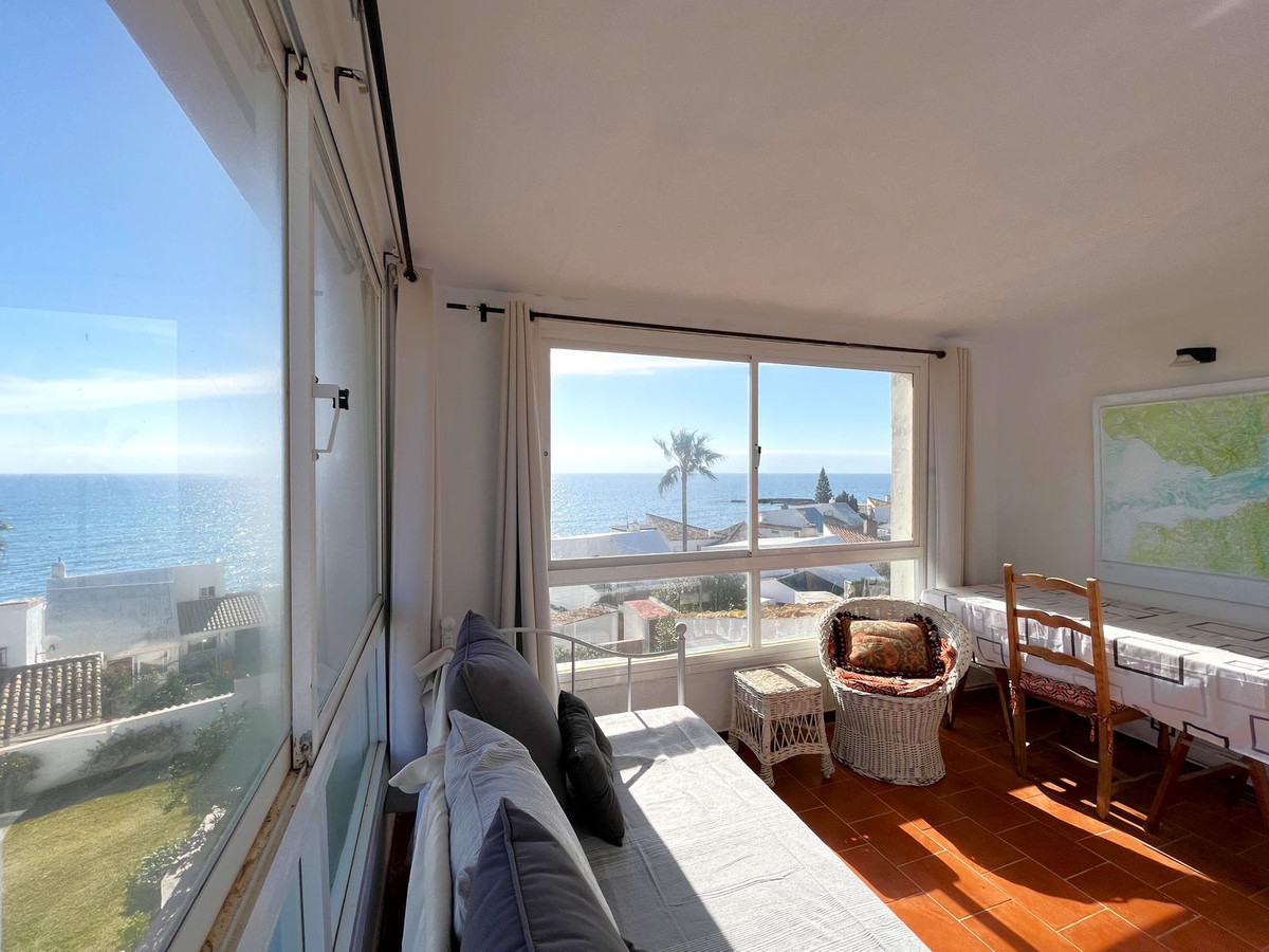 5 Bedroom Villa for Sale in Estepona — 7
