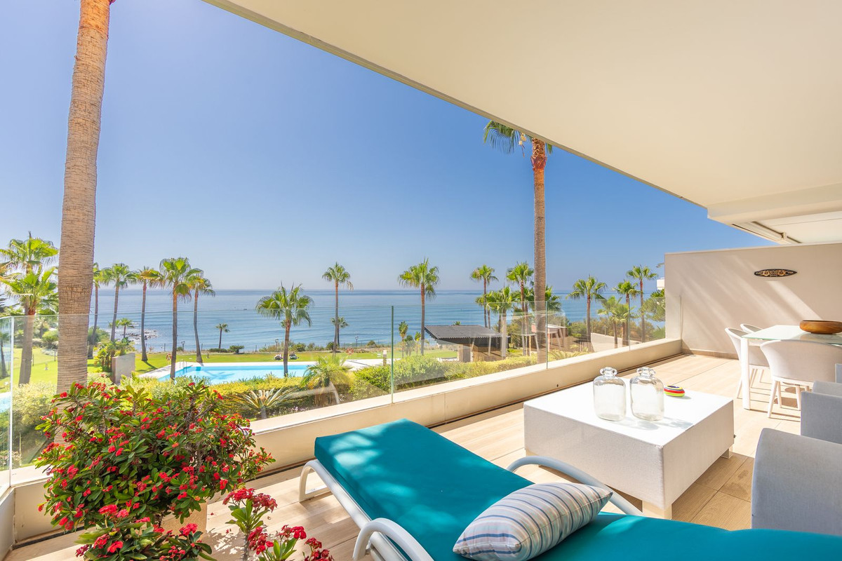 2 Bedroom Apartment for Sale in Estepona
