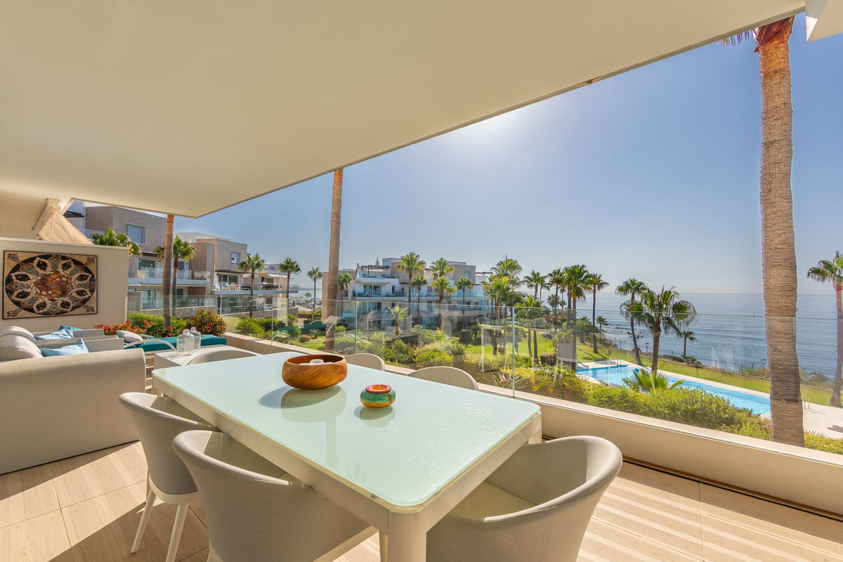 2 Bedroom Apartment for Sale in Estepona — view 10