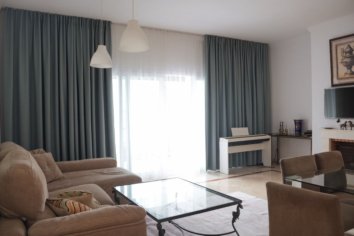 5 Bedroom Apartment for Sale in El Paraiso — 3