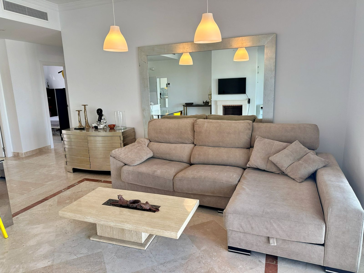 5 Bedroom Apartment for Sale in El Paraiso — 5