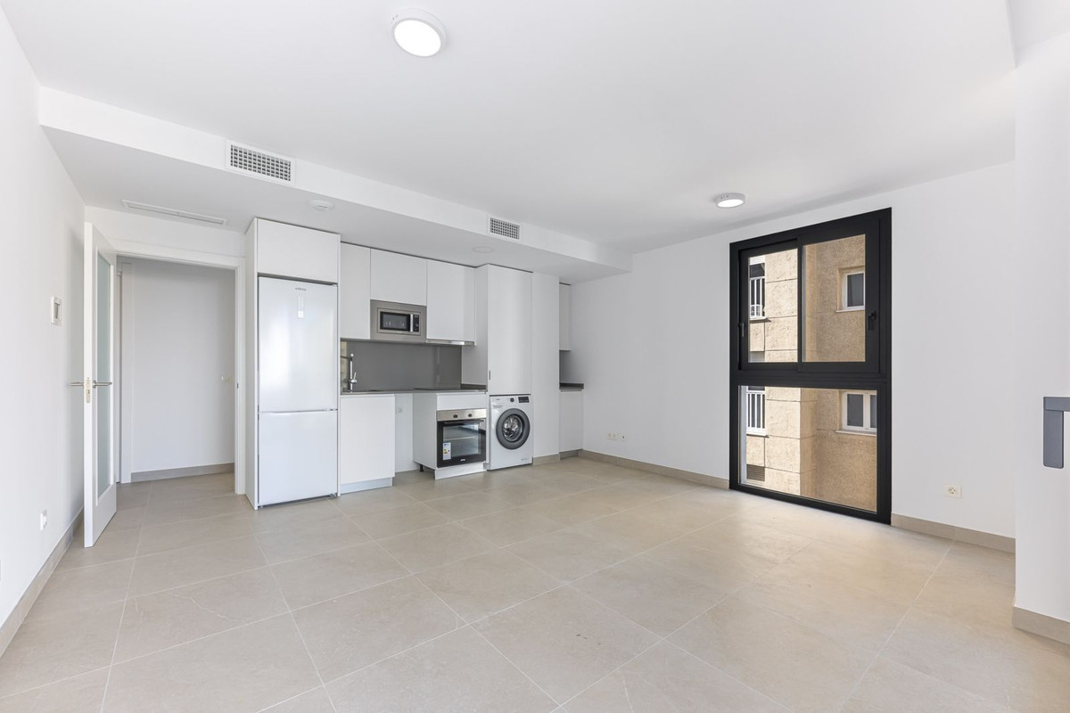 2 Bedroom Apartment for Sale in Estepona — 3