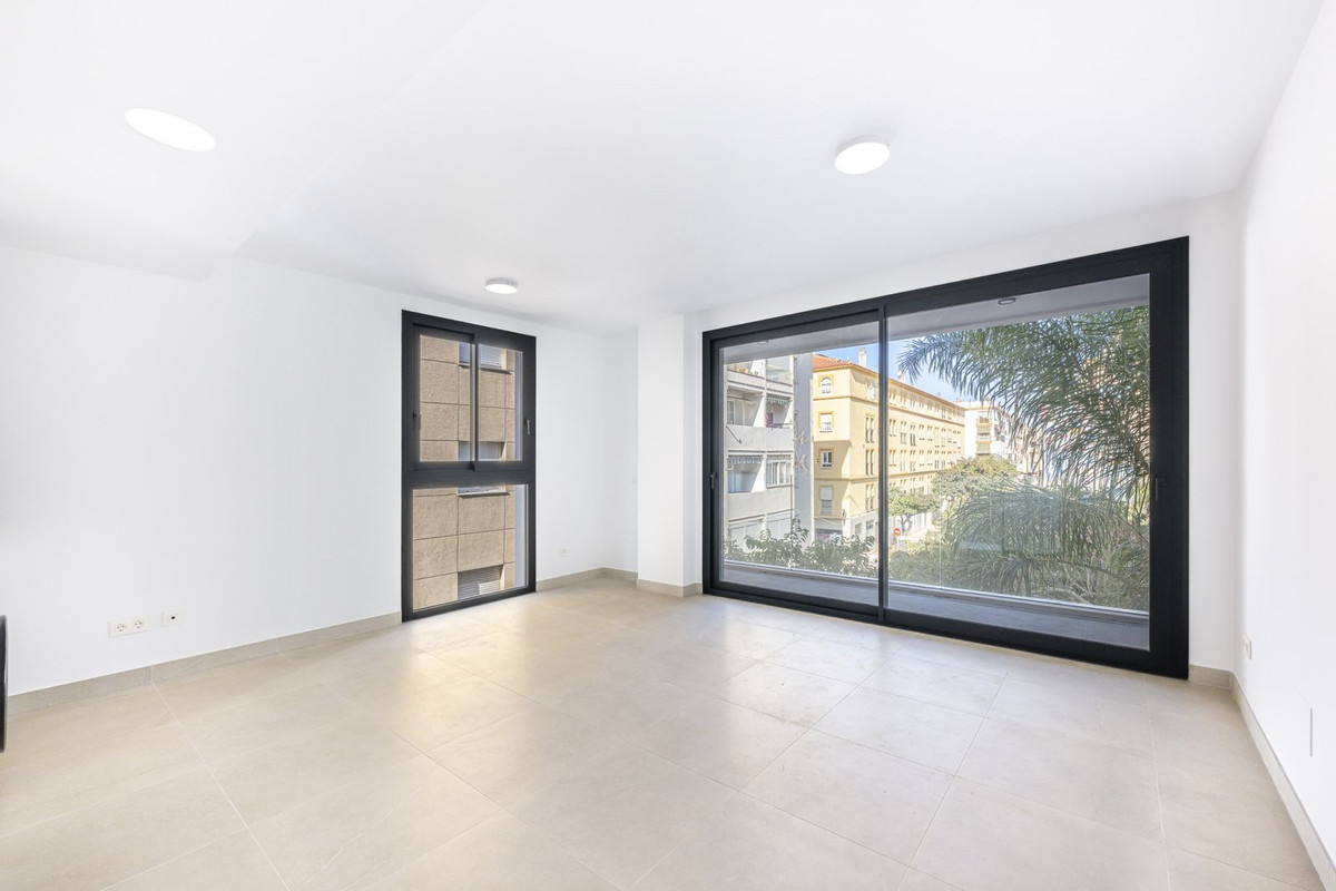2 Bedroom Apartment for Sale in Estepona — 5
