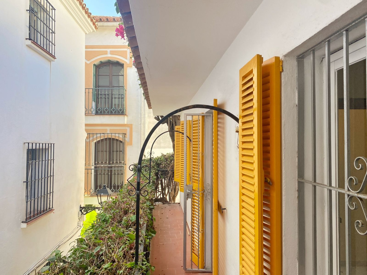 4 Bedroom Villa for Sale in Marbella — 2