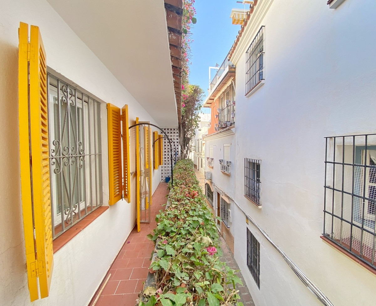 4 Bedroom Villa for Sale in Marbella — 7