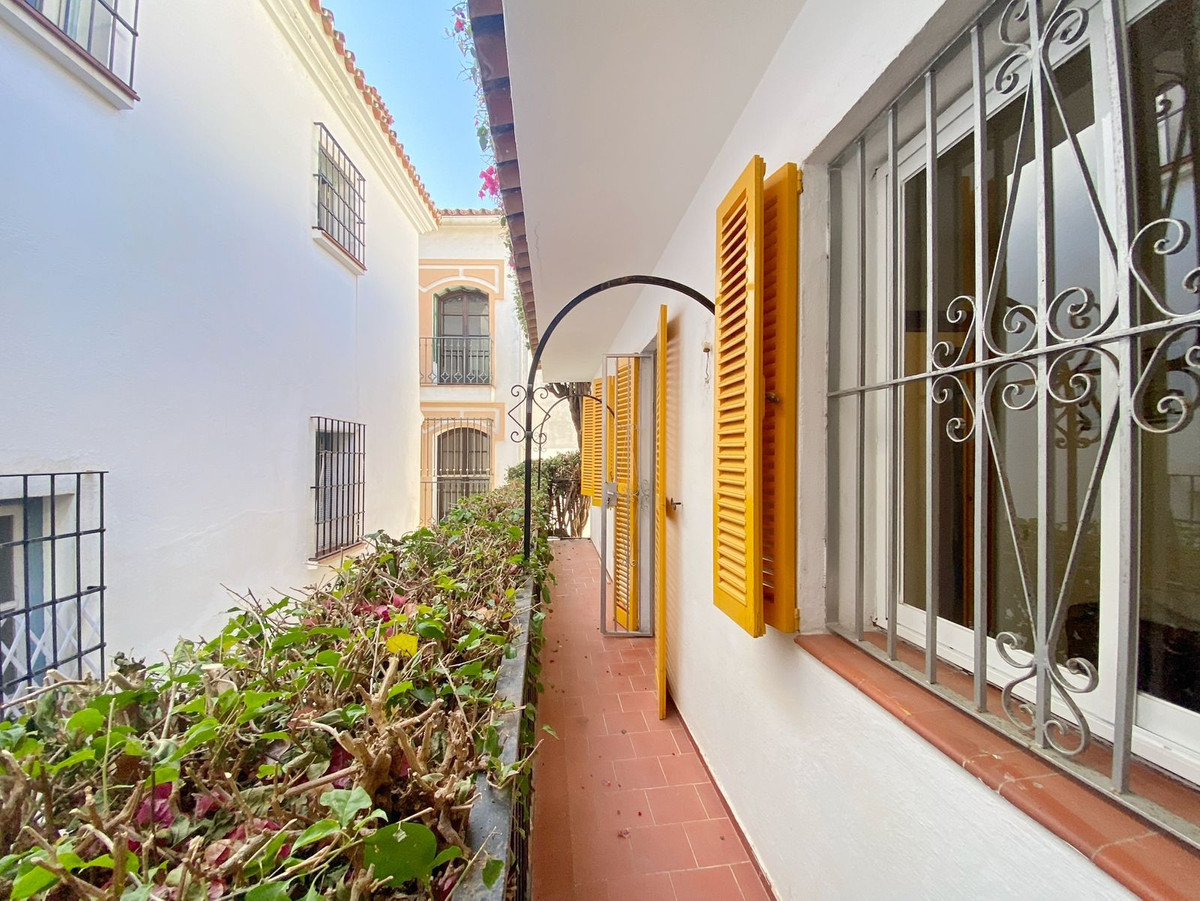 4 Bedroom Villa for Sale in Marbella — 8