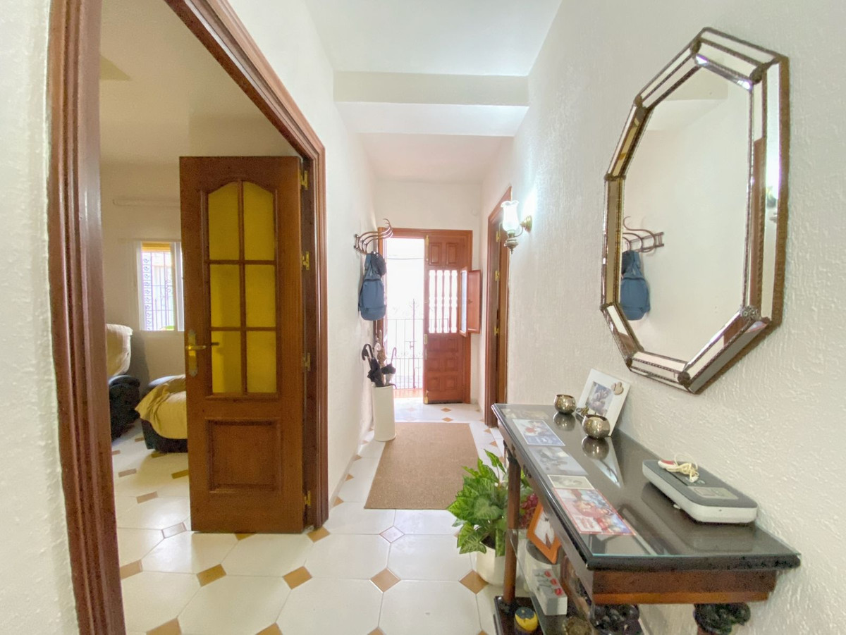 4 Bedroom Villa for Sale in Marbella — view 10