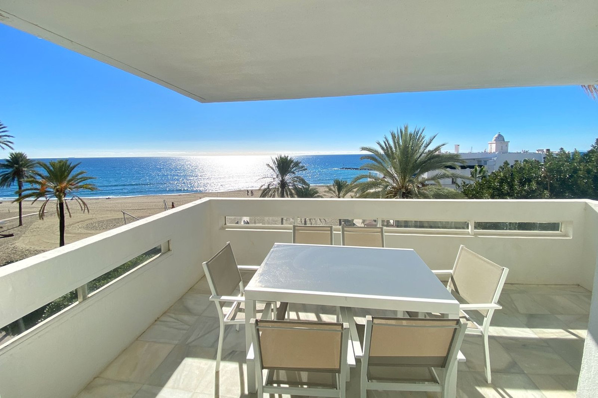 3 Bedroom Apartment for Sale in Marbella — 2