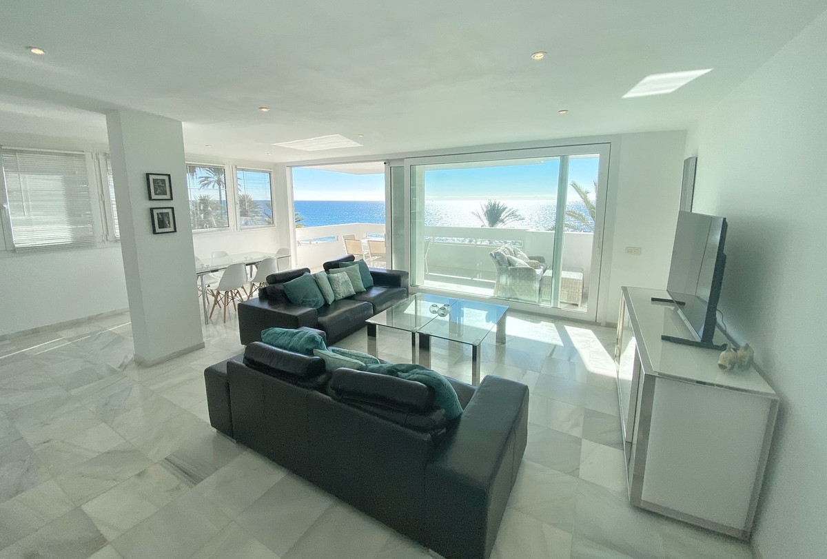 3 Bedroom Apartment for Sale in Marbella — 3