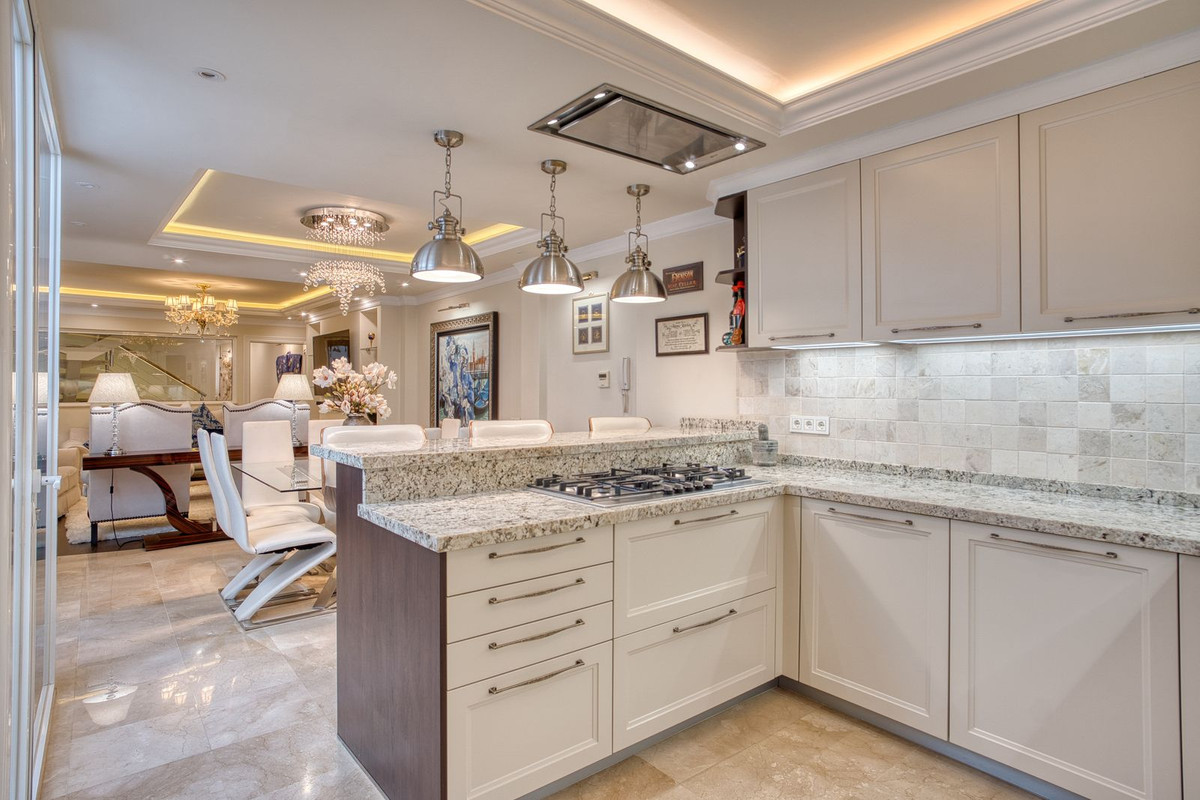 4 Bedroom Villa for Sale in Marbella — 6