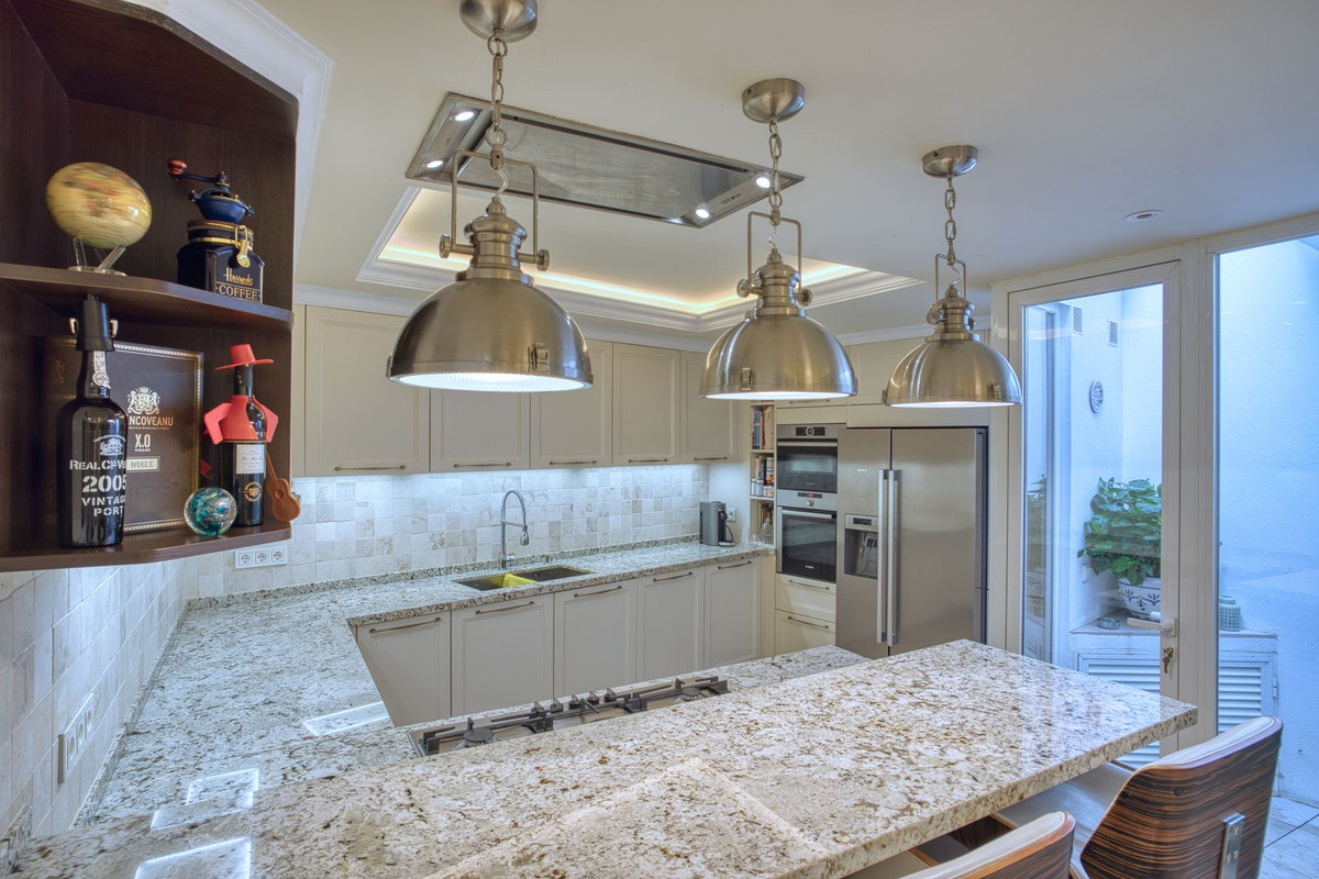 4 Bedroom Villa for Sale in Marbella — 9