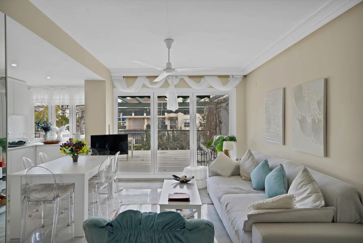 2 Bedroom Apartment for Sale in Marbella