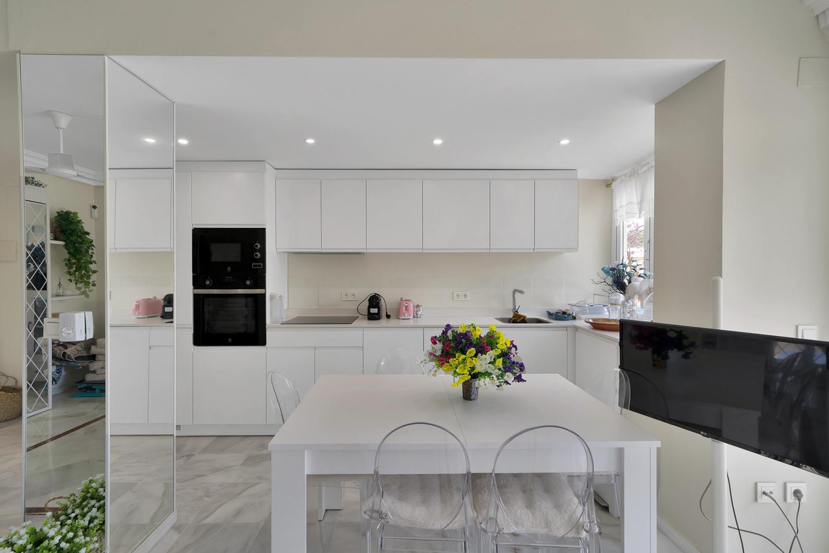 2 Bedroom Apartment for Sale in Marbella — 6